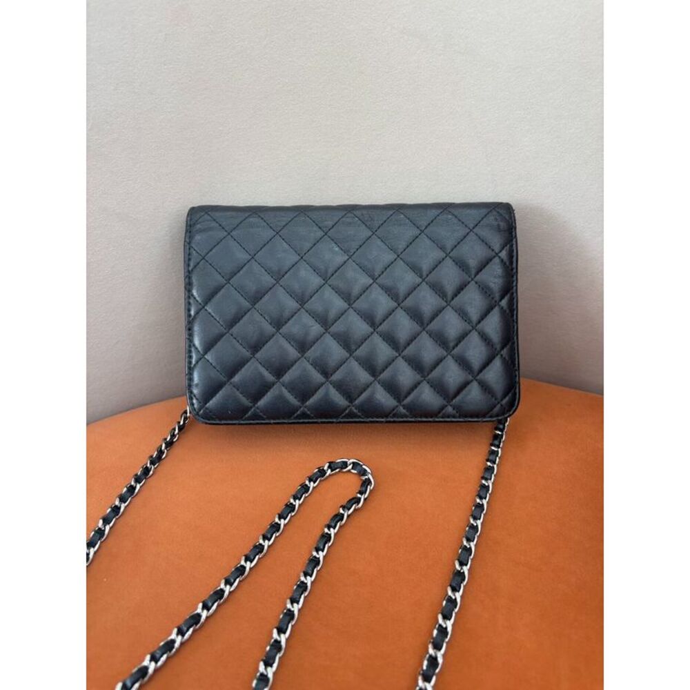 Chanel Women Pre-Loved Bag Very Good Condition - Picture 2 of 2